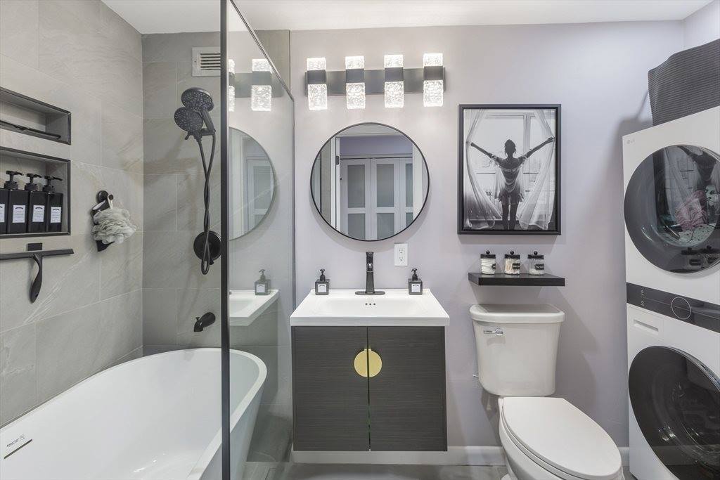 160 Commonwealth Ave, #520, Boston, MA 02116