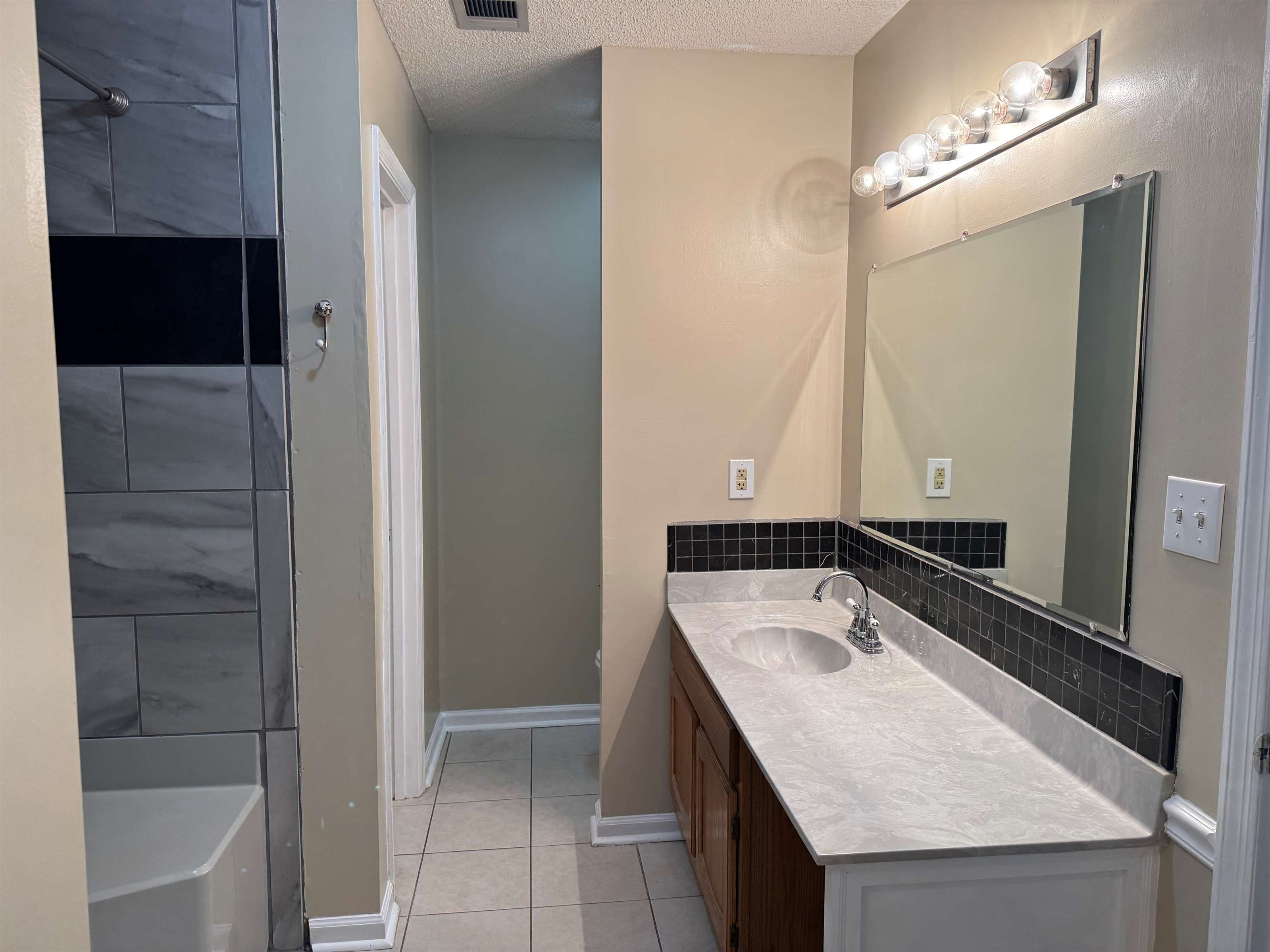 568 Thompson Mill Road, Bonaire, GA 31005