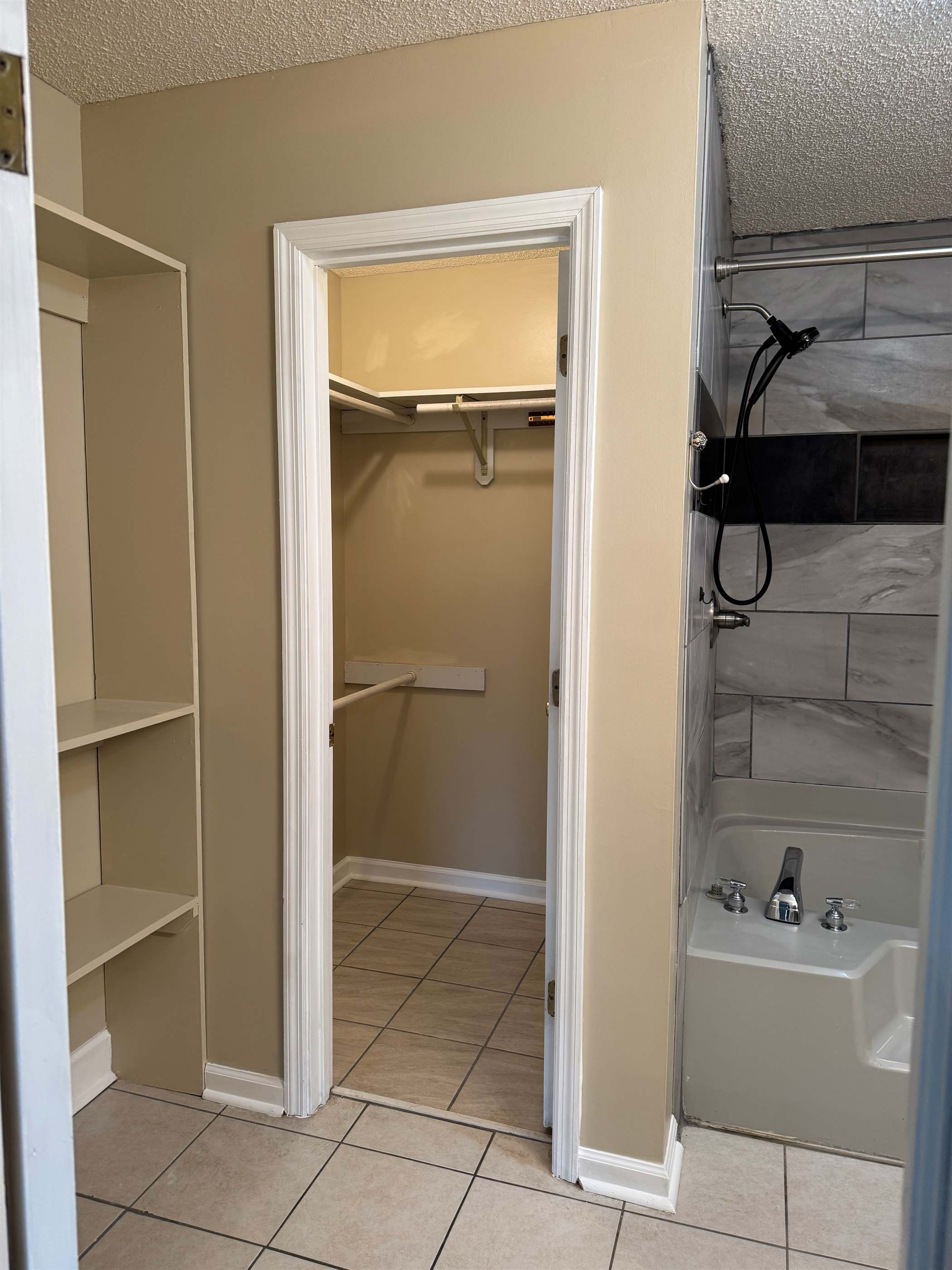 568 Thompson Mill Road, Bonaire, GA 31005