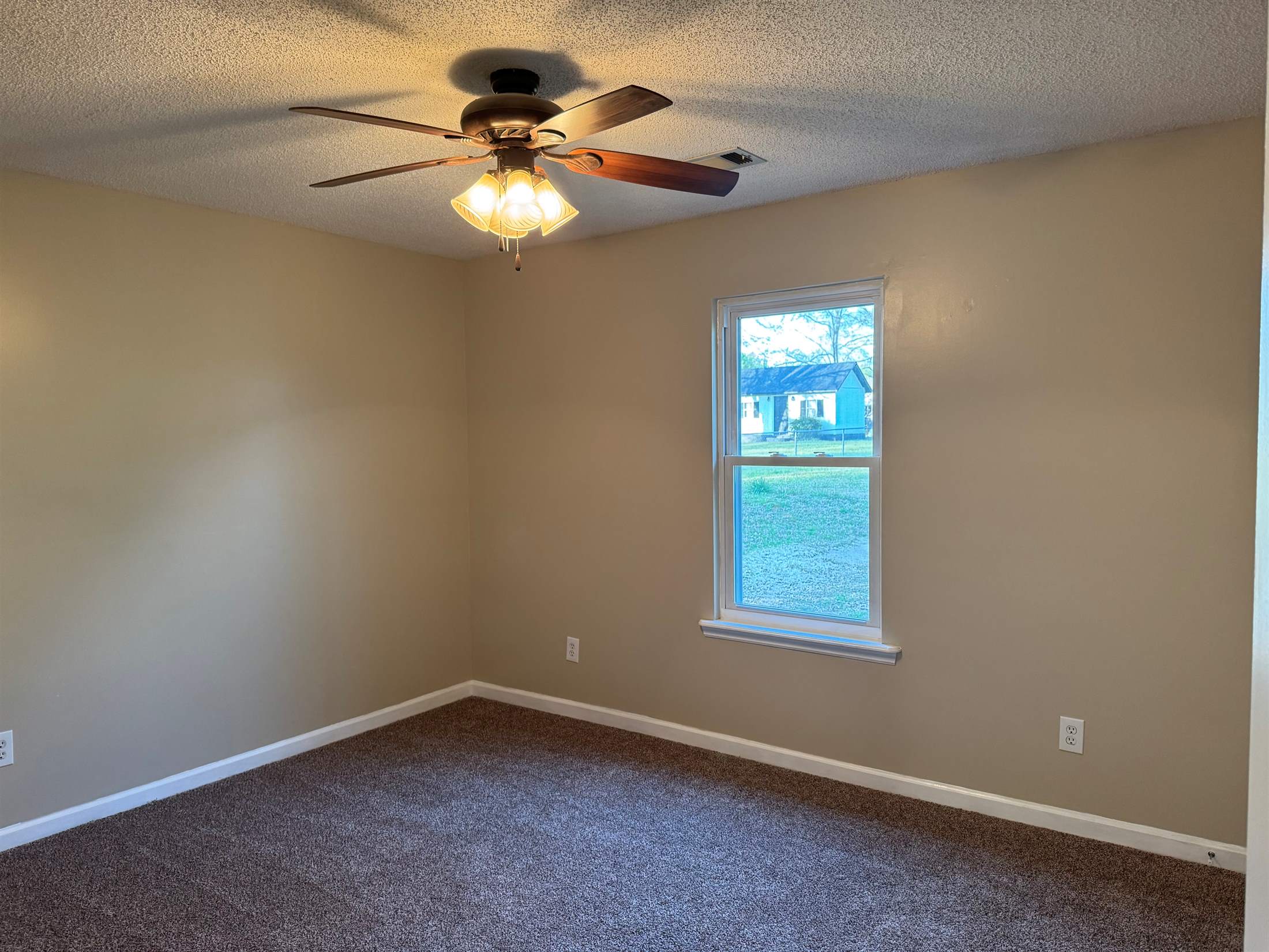 568 Thompson Mill Road, Bonaire, GA 31005