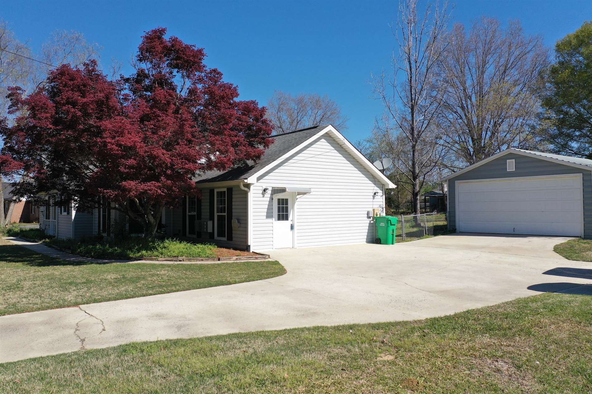 568 Thompson Mill Road, Bonaire, GA 31005
