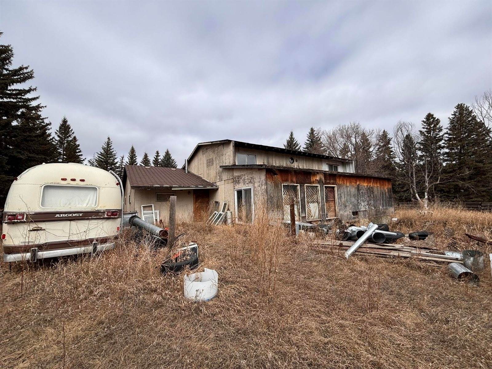 1810 72nd St NW, Minot, ND 58703