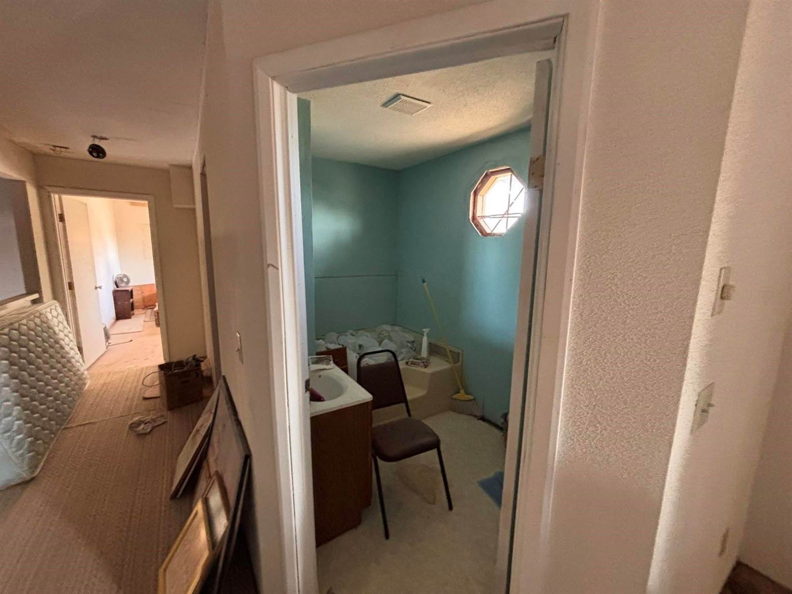 1810 72nd St NW, Minot, ND 58703