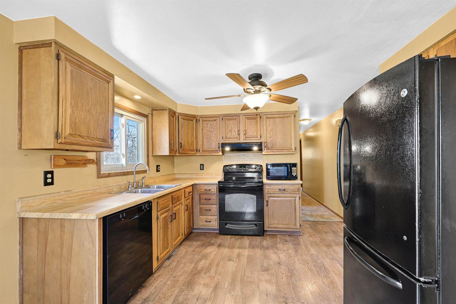 103 Ridge Rd, Palmyra, WI 53156
