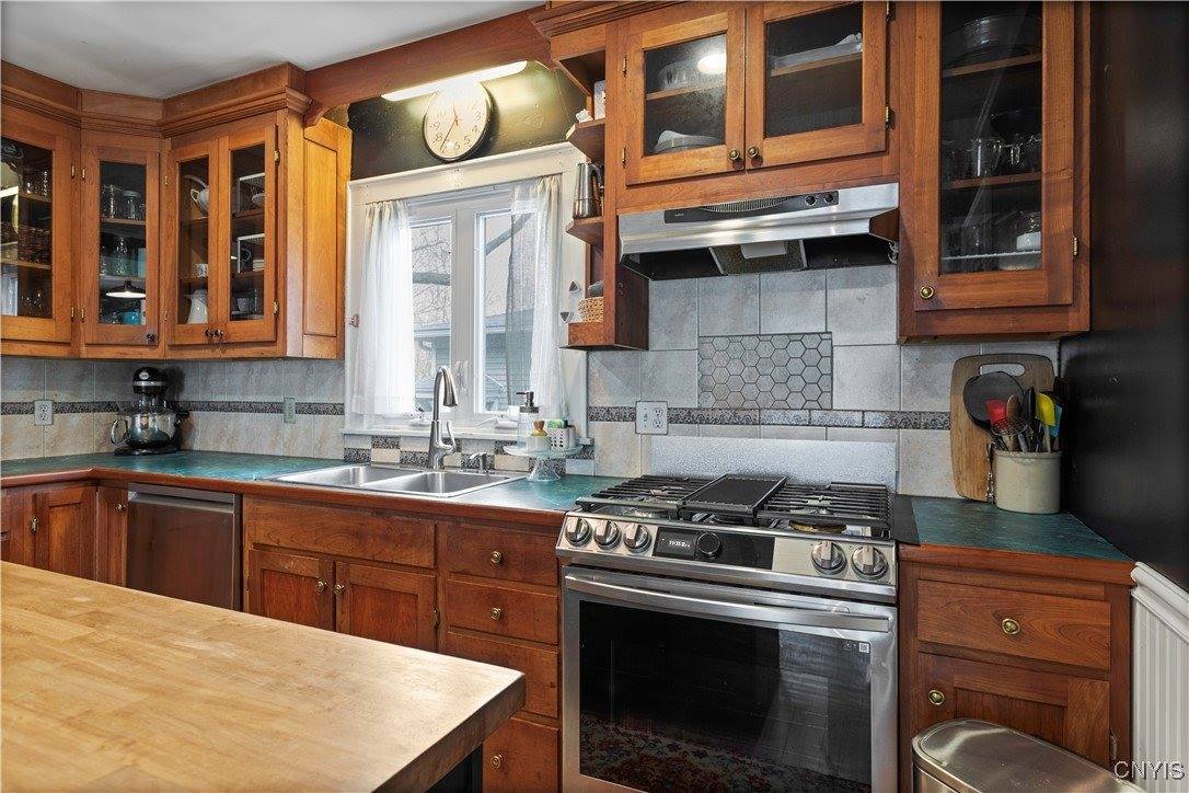 140 Homecroft Road, Syracuse, NY 13206