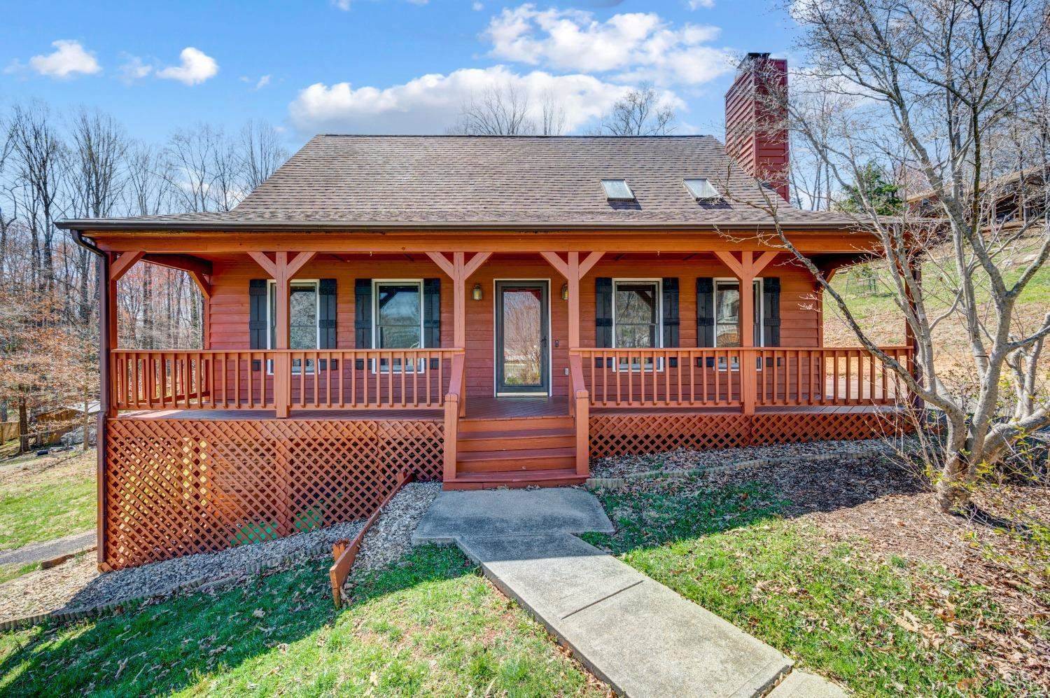 121 Laurel Lane, Lynchburg, VA 24502