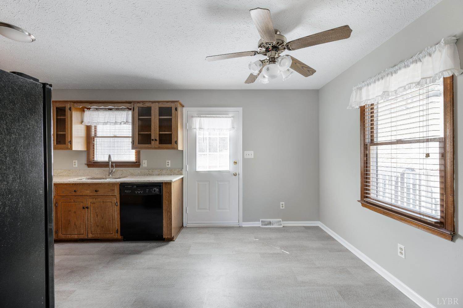 121 Laurel Lane, Lynchburg, VA 24502