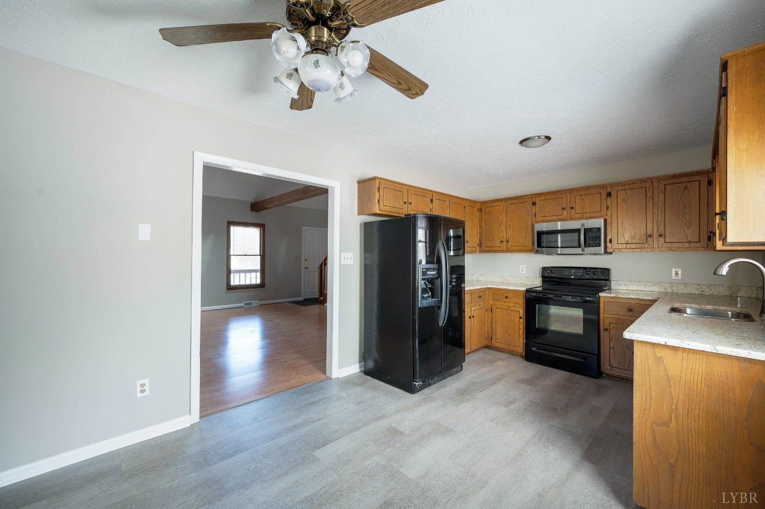 121 Laurel Lane, Lynchburg, VA 24502