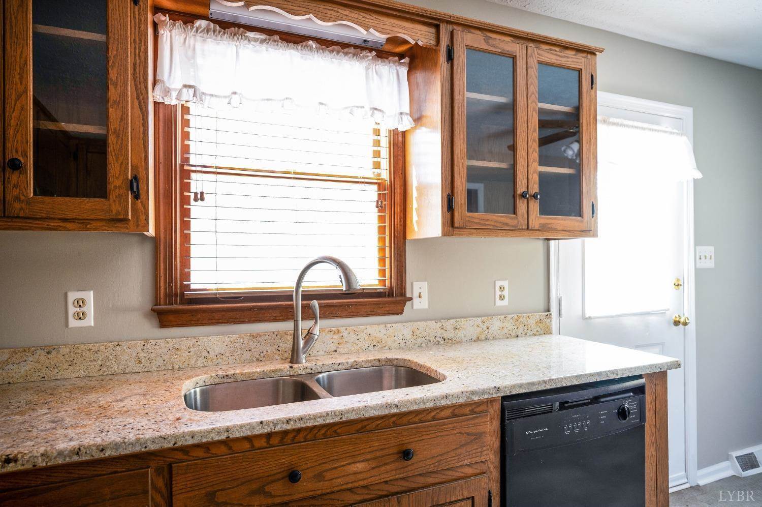 121 Laurel Lane, Lynchburg, VA 24502