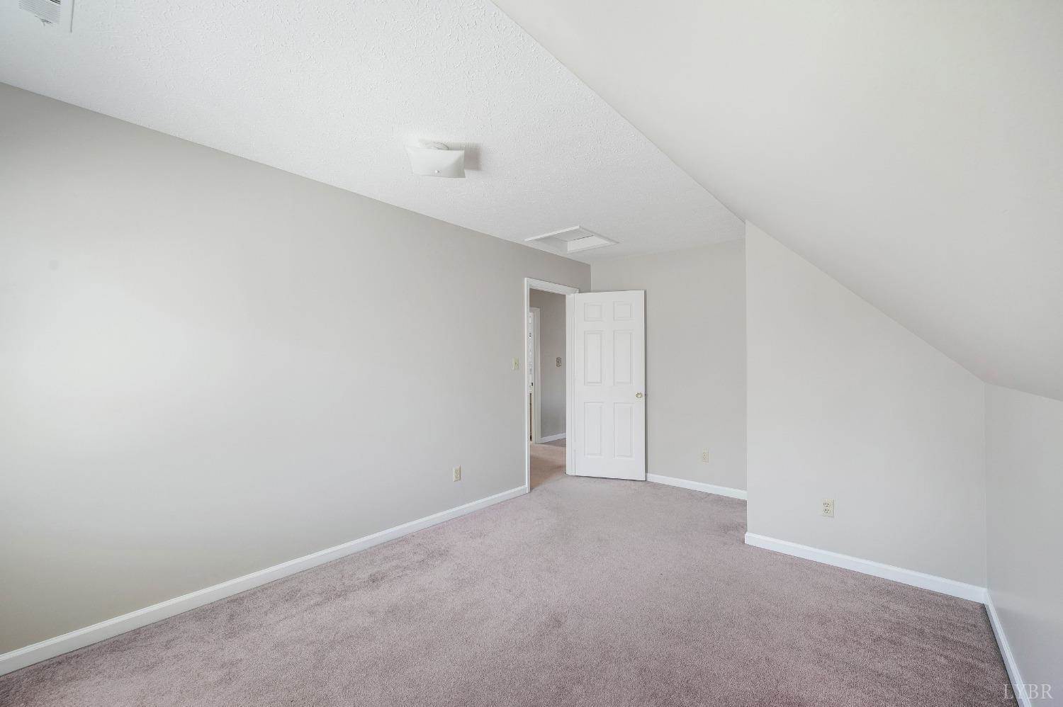 121 Laurel Lane, Lynchburg, VA 24502