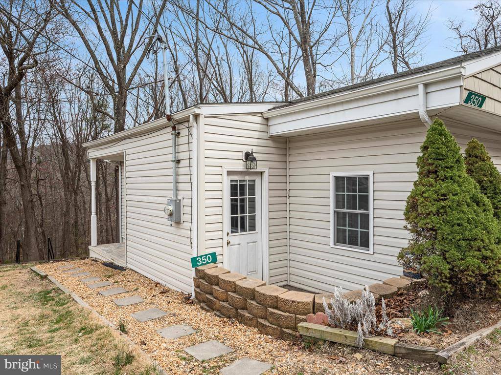 350 Evergreen Lane, Bluemont, VA 20135