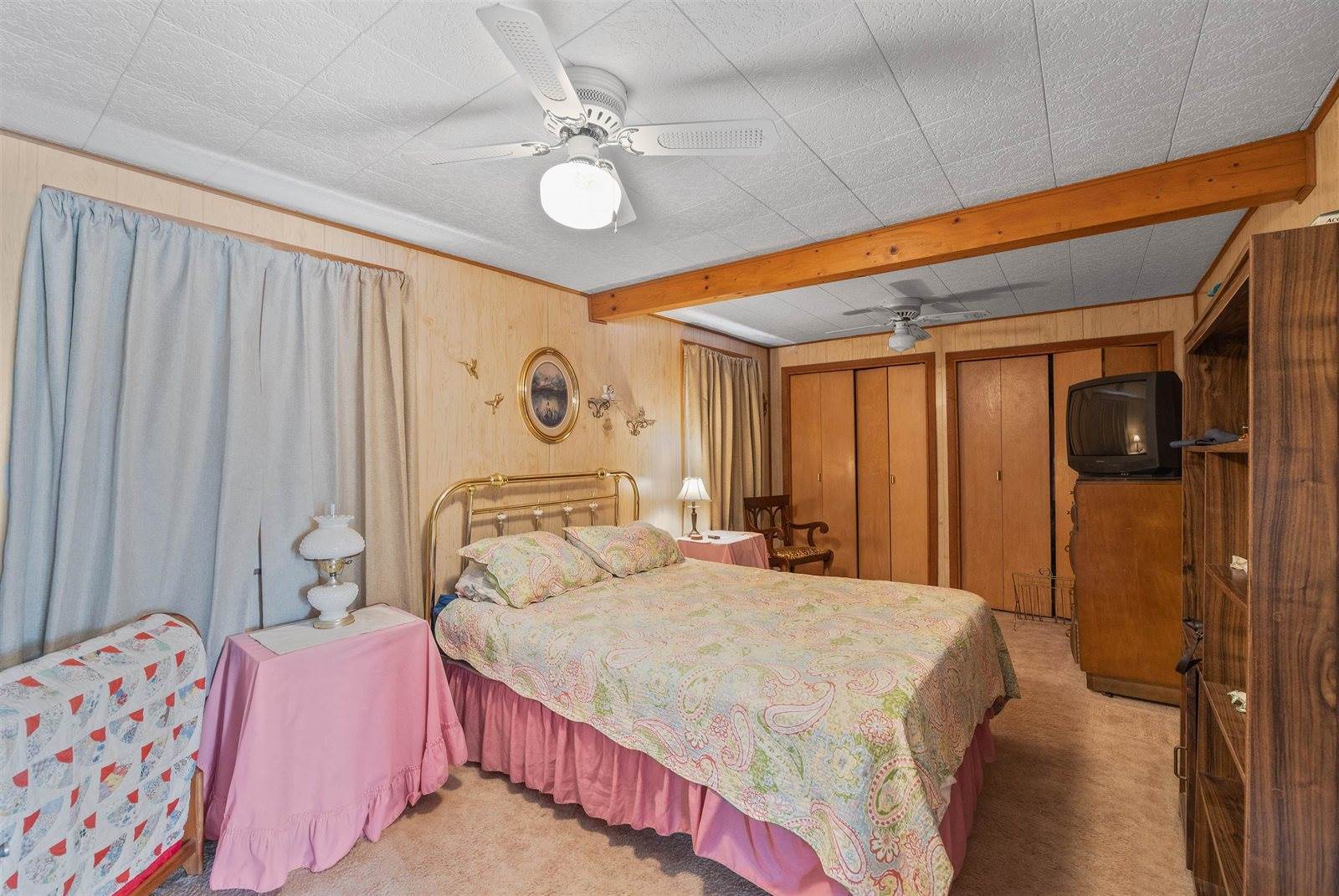 826 High School Street, Almond, WI 54909