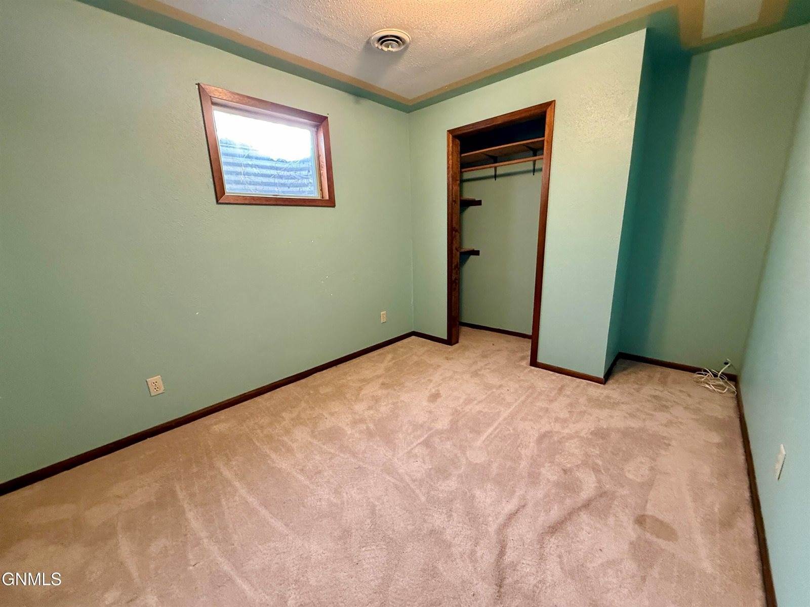 13945 Town & Country N. Court, Williston, ND 58801