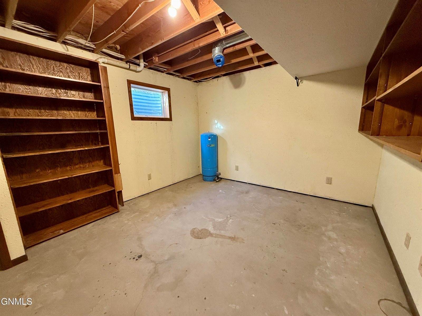 13945 Town & Country N. Court, Williston, ND 58801