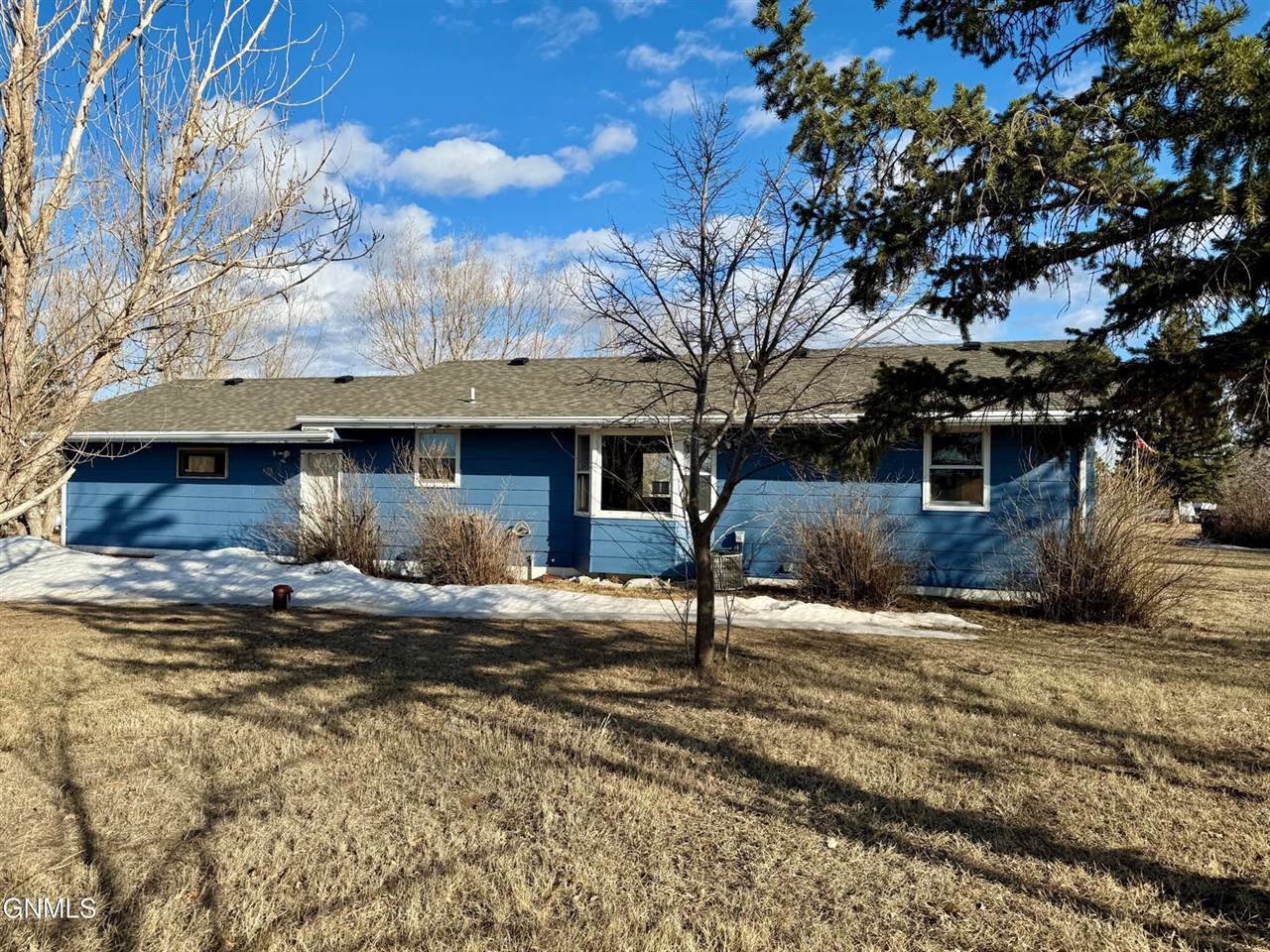 13945 Town & Country N. Court, Williston, ND 58801