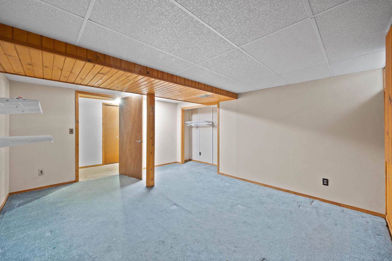 360 W Blaine Street, Iola, WI 54945
