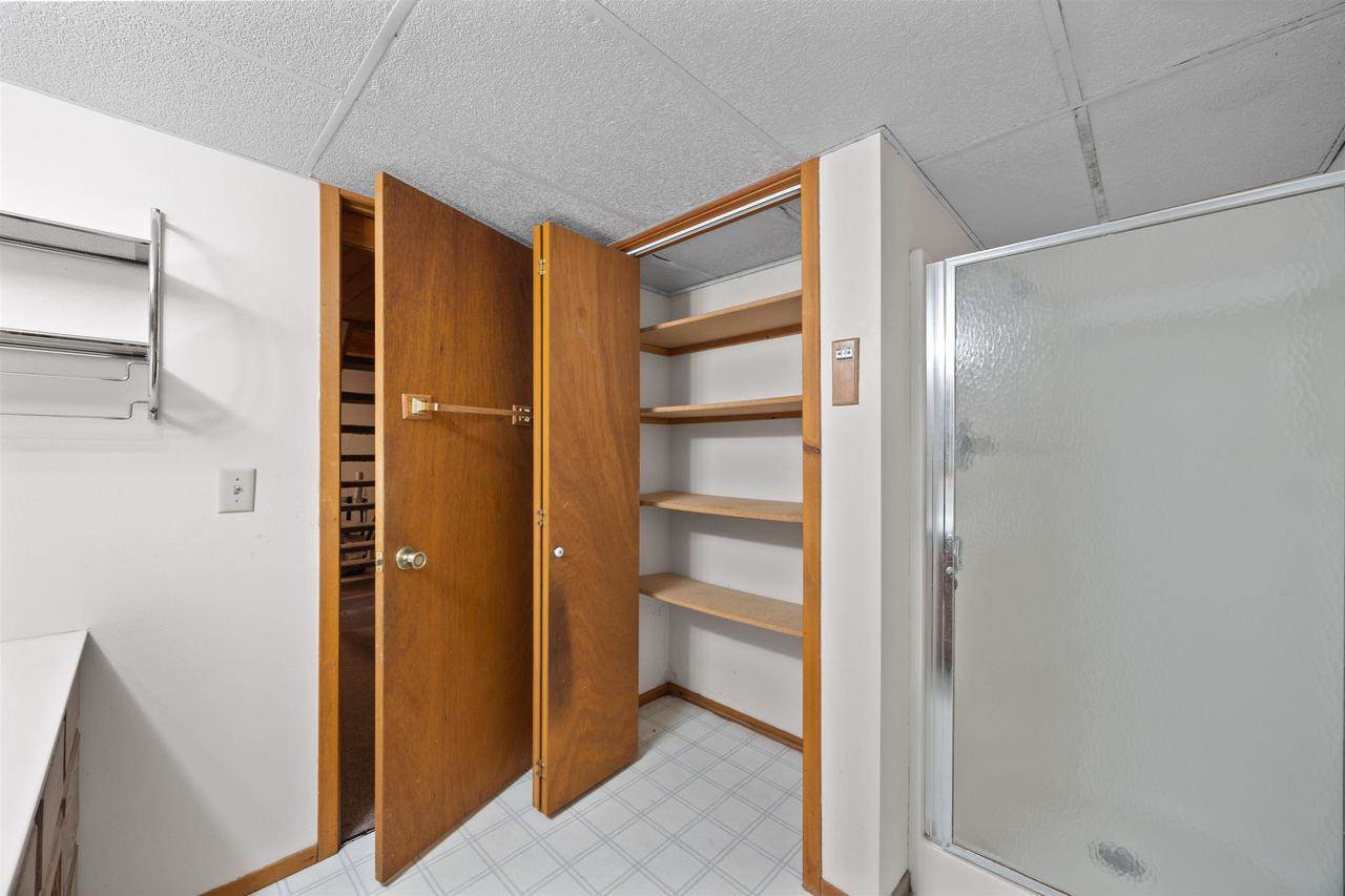 360 W Blaine Street, Iola, WI 54945