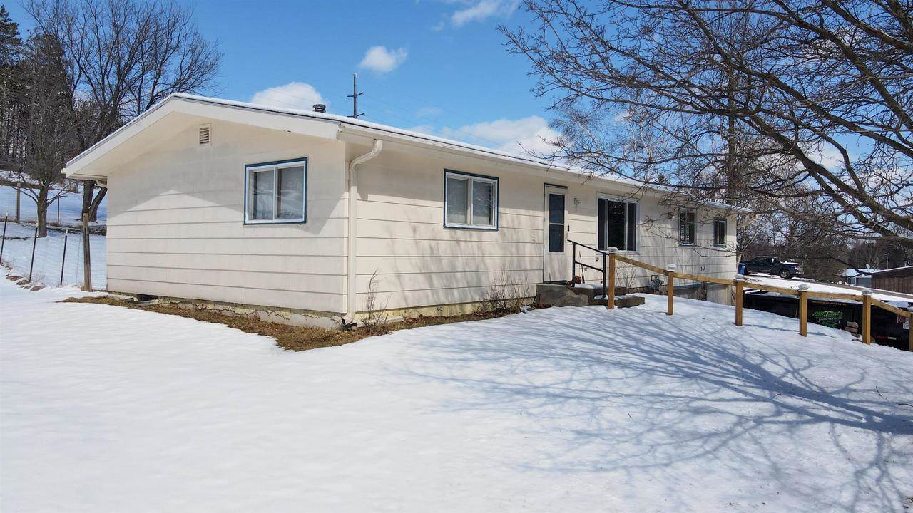 360 W Blaine Street, Iola, WI 54945
