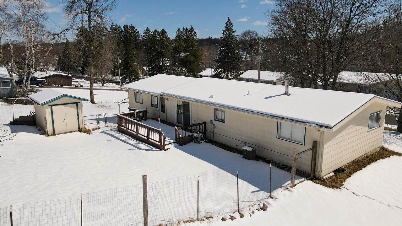 360 W Blaine Street, Iola, WI 54945