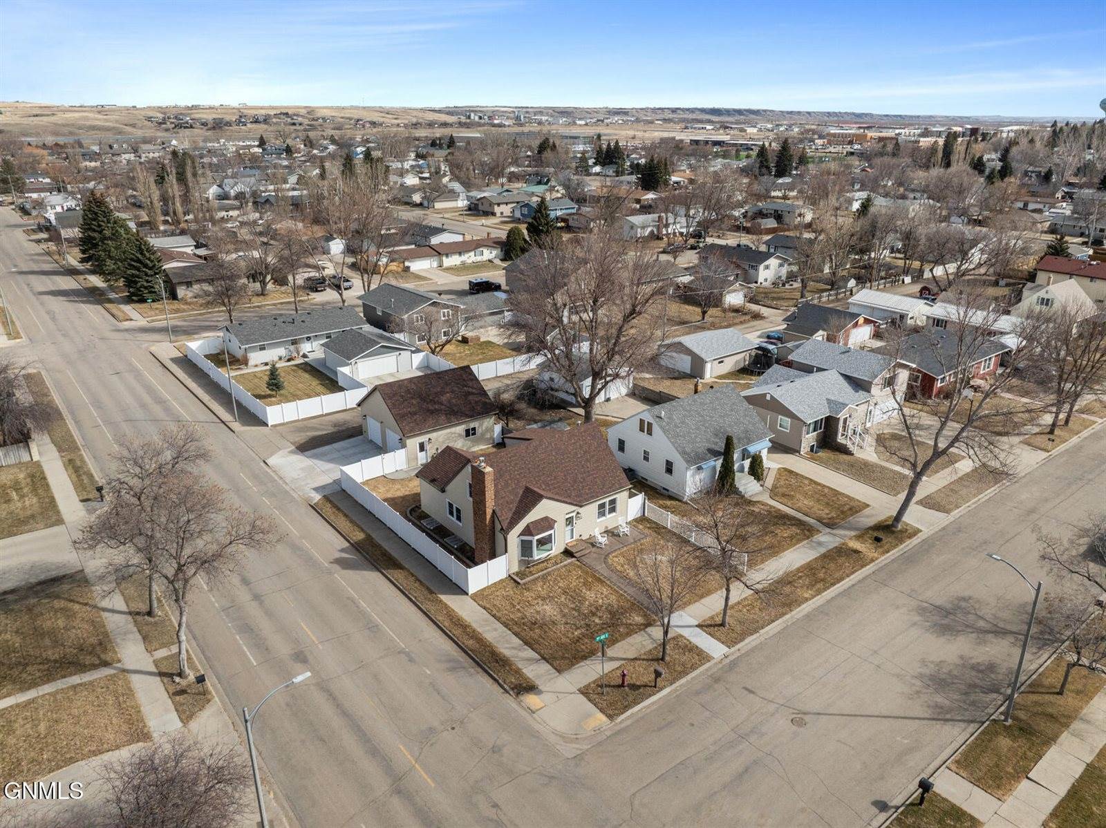 2122 3rd Avenue East, Williston, ND 58801