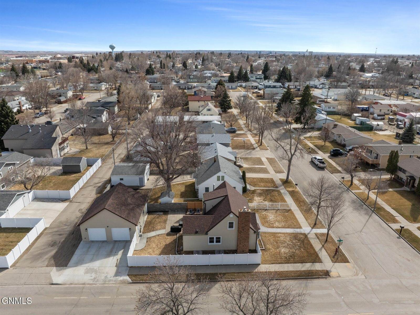 2122 3rd Avenue East, Williston, ND 58801