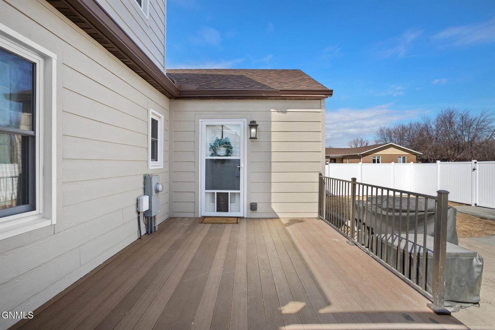 2122 3rd Avenue East, Williston, ND 58801