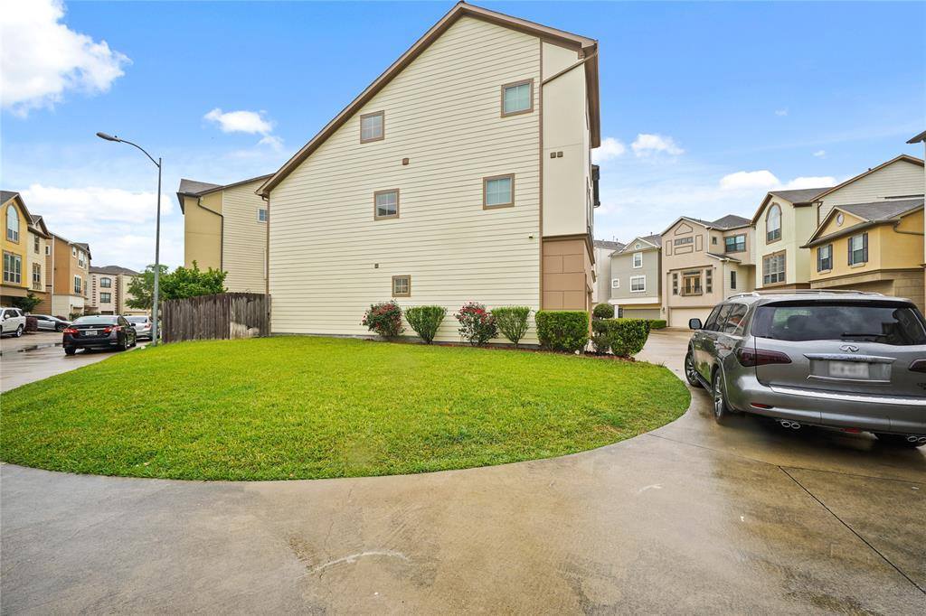 3331 Clearview Villa Way, Houston, TX 77025