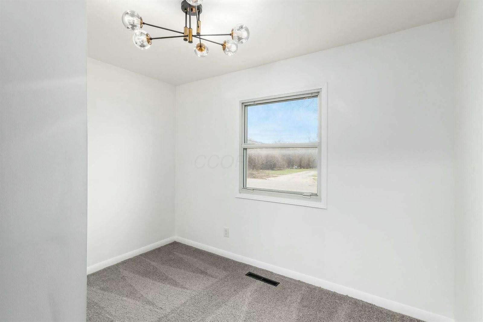 1377 Woodnell Avenue, Columbus, OH 43219