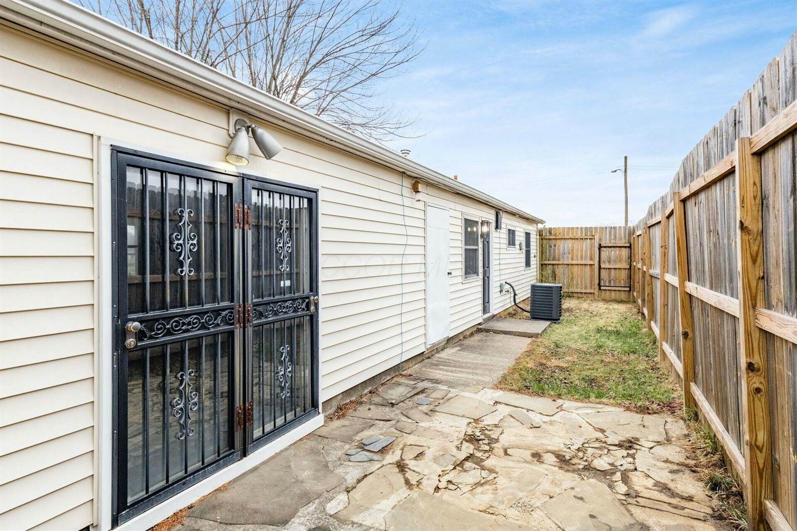 1377 Woodnell Avenue, Columbus, OH 43219