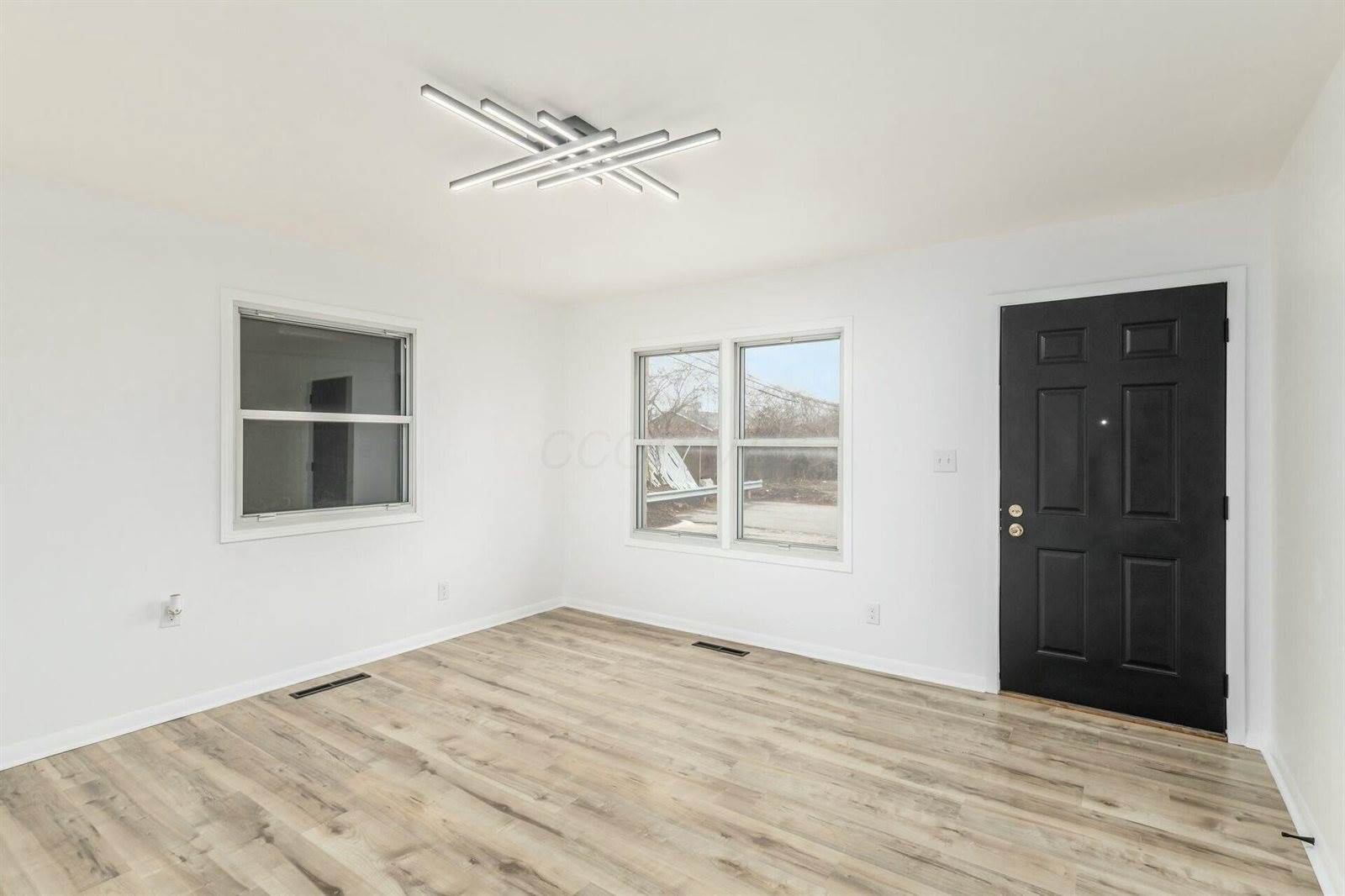1377 Woodnell Avenue, Columbus, OH 43219