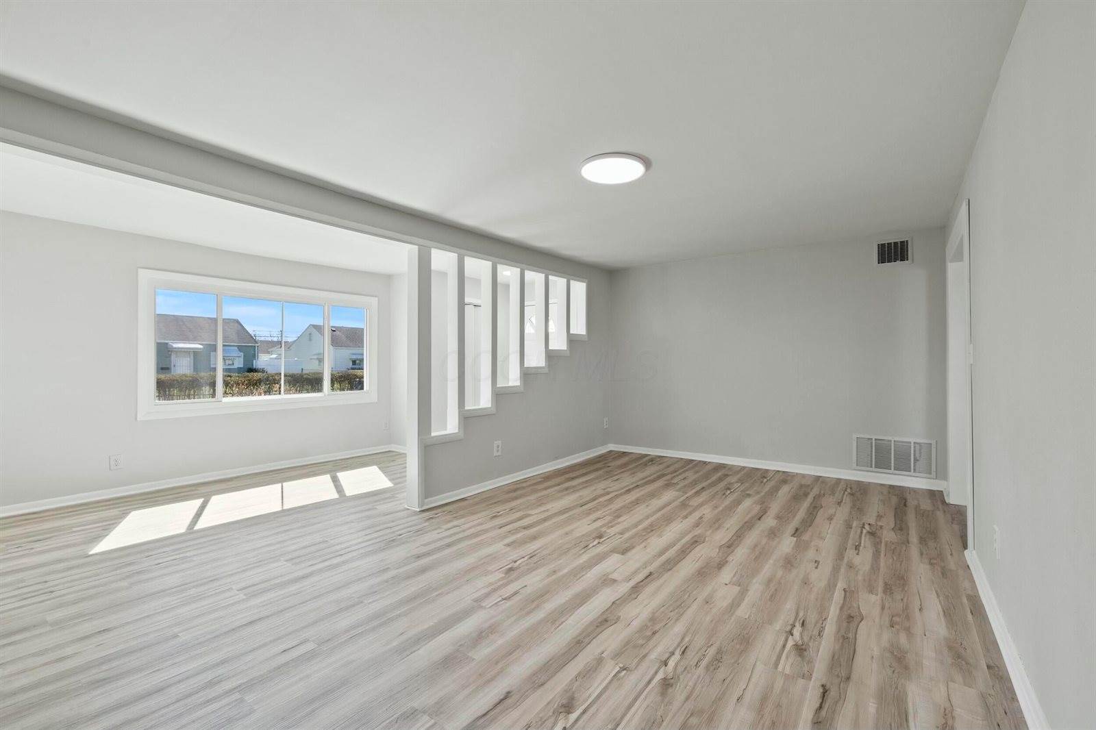 3186 East 12th Avenue, Columbus, OH 43219