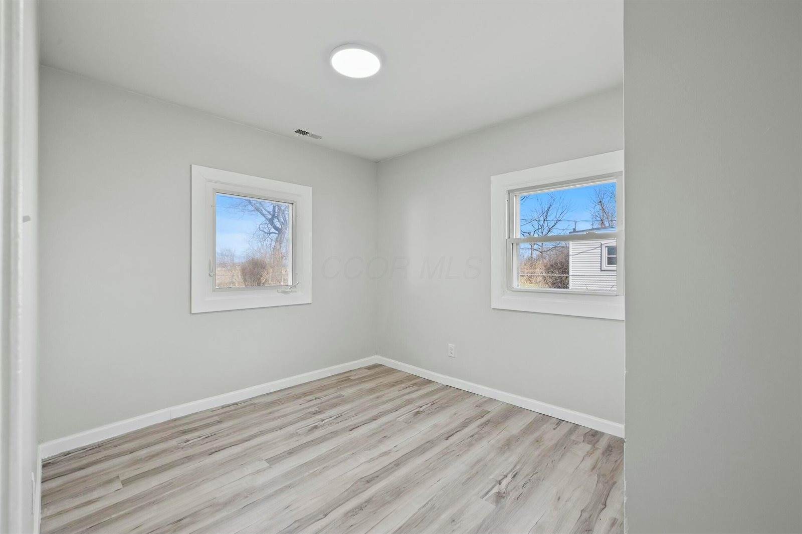3186 East 12th Avenue, Columbus, OH 43219
