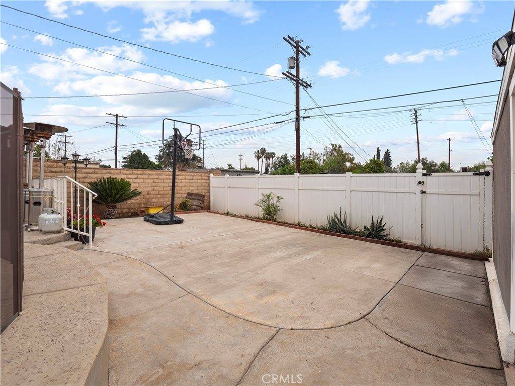 14334 Aztec Street, Sylmar, CA 91342