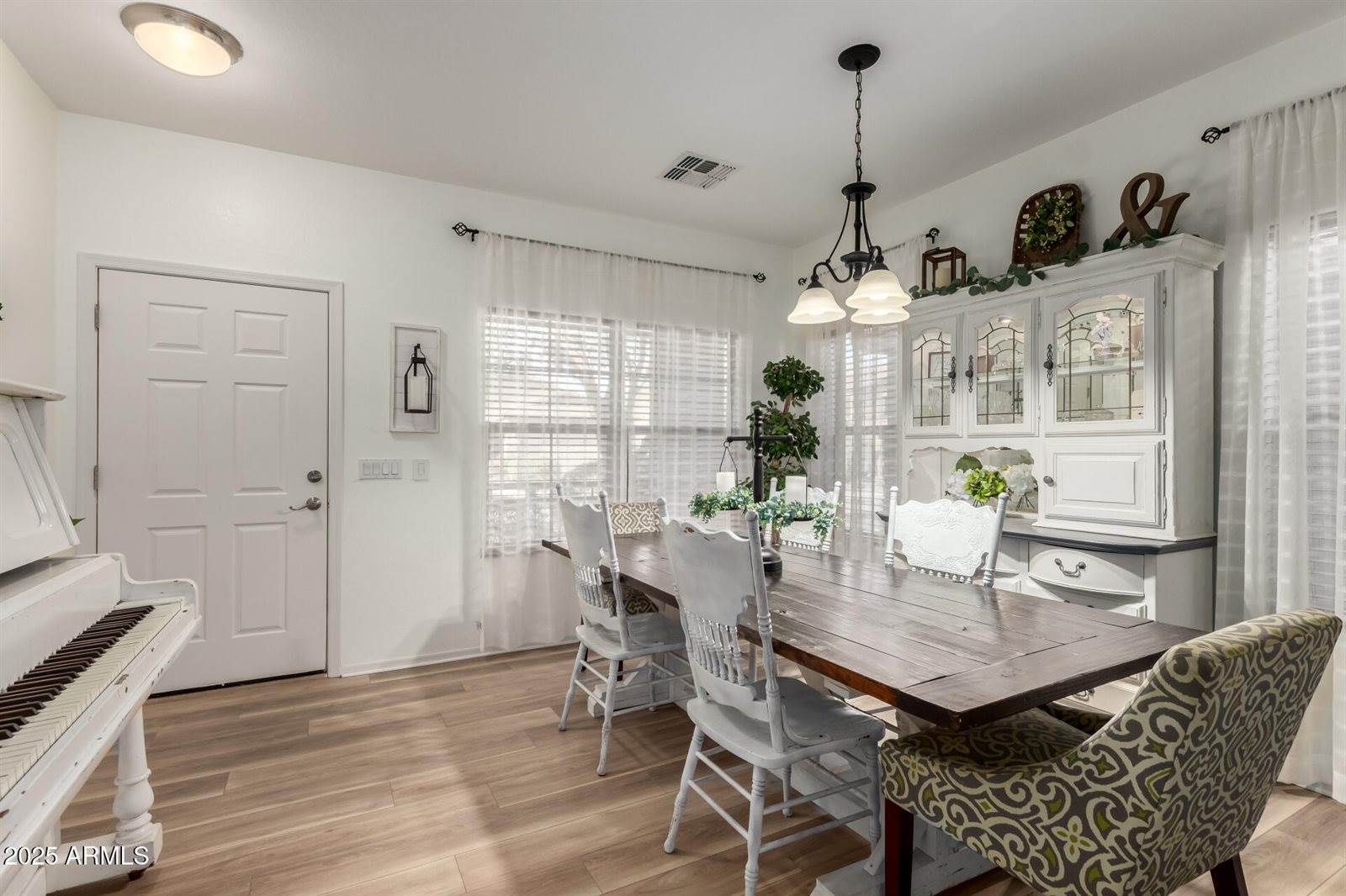 113 West Desert Vista Trail, San Tan Valley, AZ 85143