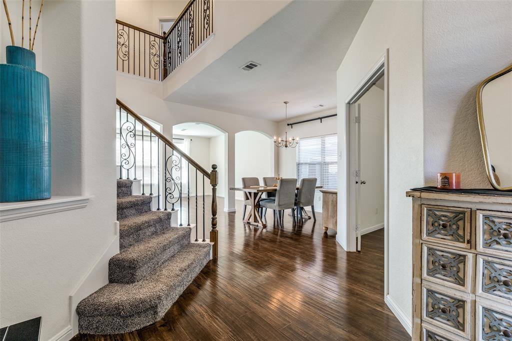 720 Kelley Court, Fort Worth, TX 76120