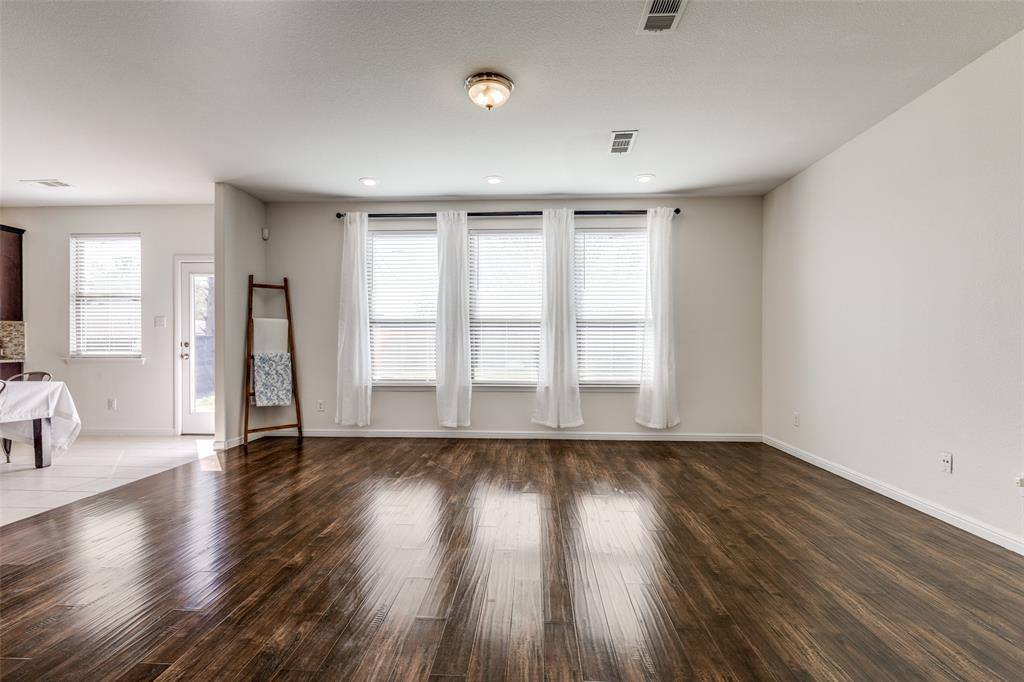 720 Kelley Court, Fort Worth, TX 76120