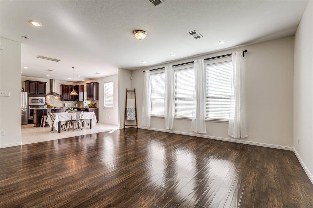 720 Kelley Court, Fort Worth, TX 76120