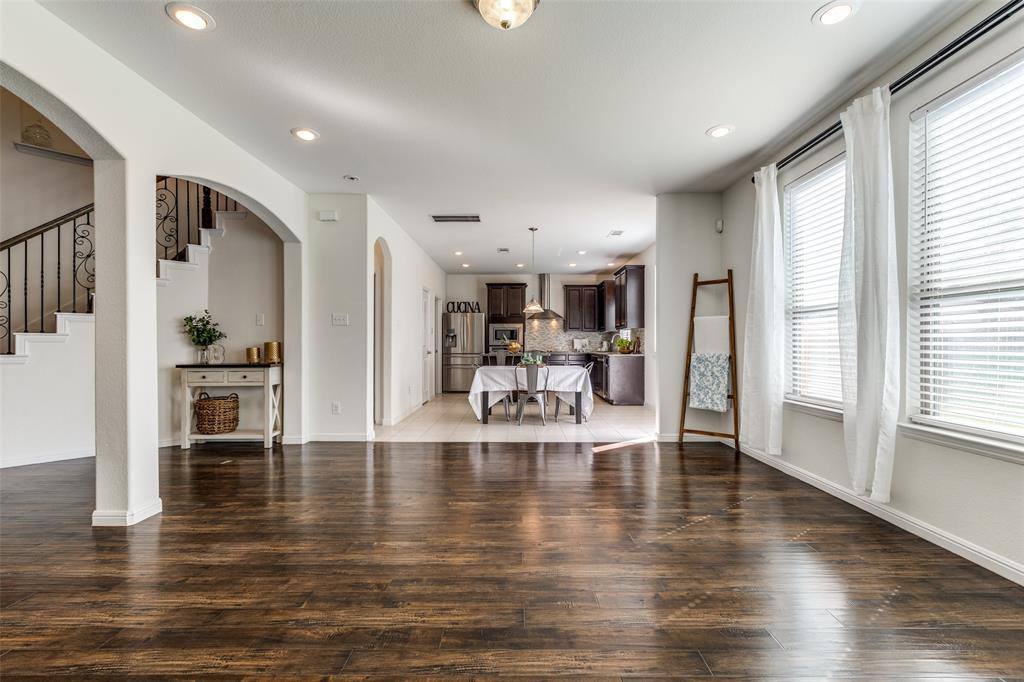 720 Kelley Court, Fort Worth, TX 76120