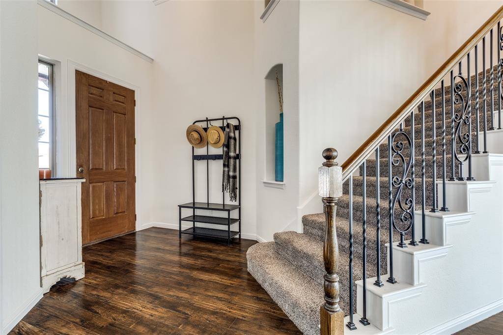 720 Kelley Court, Fort Worth, TX 76120