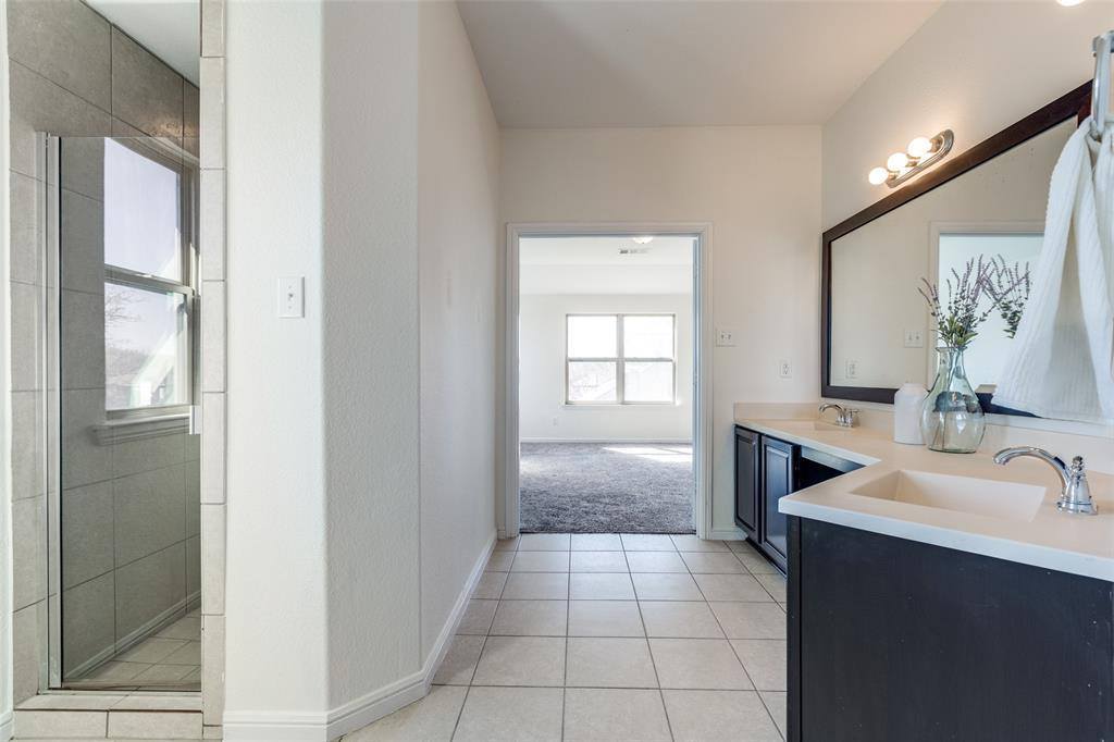 720 Kelley Court, Fort Worth, TX 76120