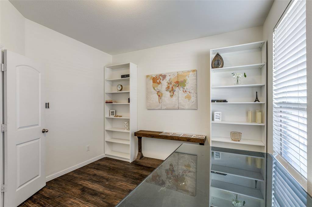 720 Kelley Court, Fort Worth, TX 76120