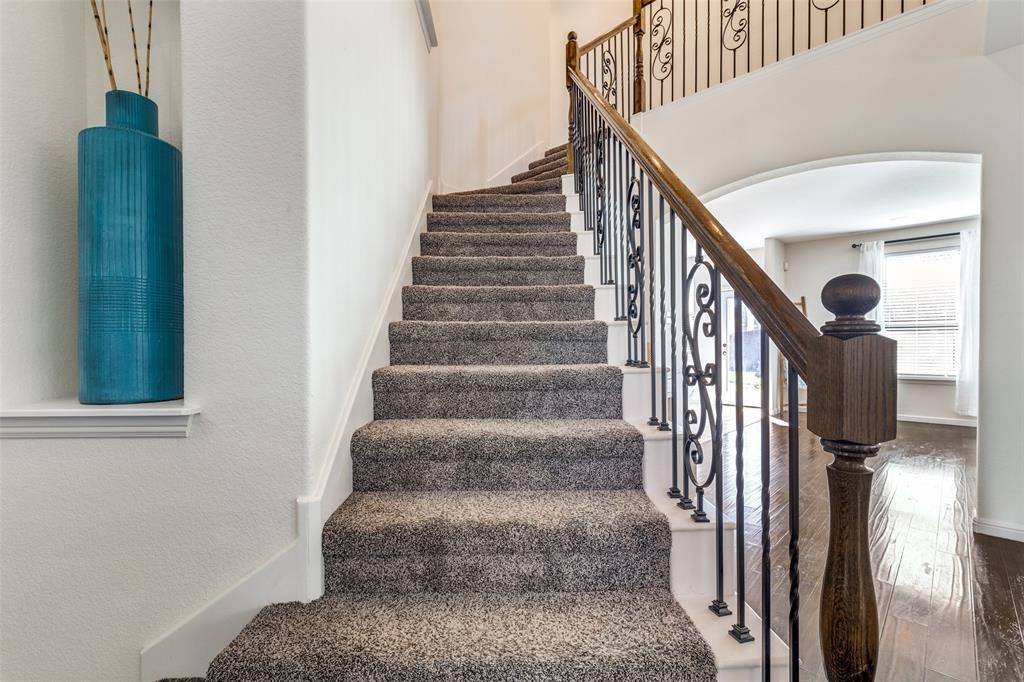 720 Kelley Court, Fort Worth, TX 76120