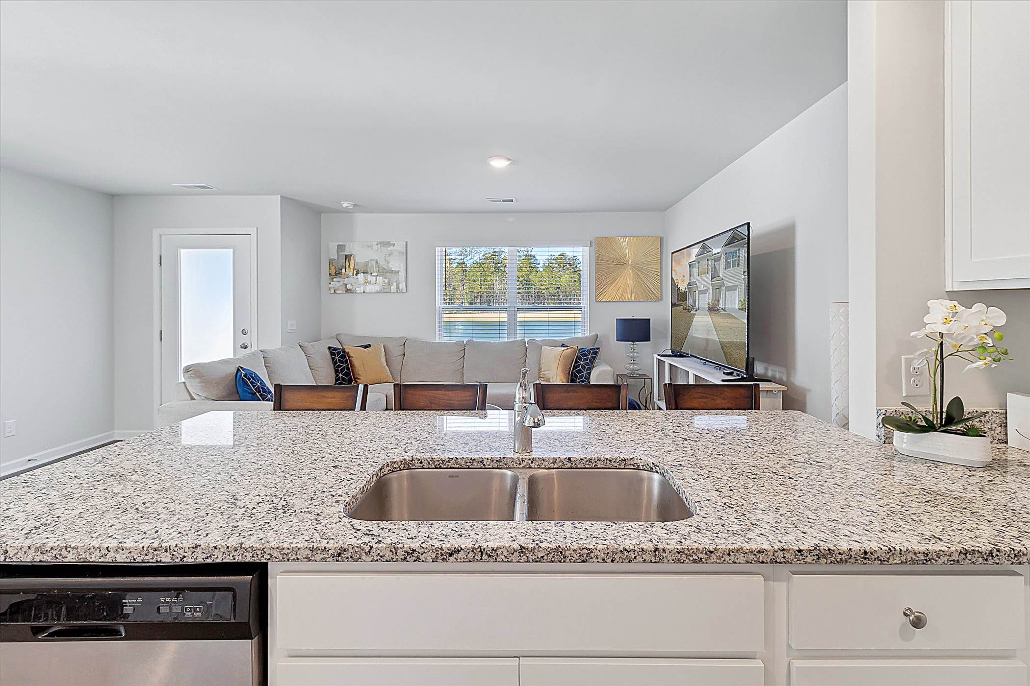 443 Salvia Rd, Bloomingdale, GA 31302