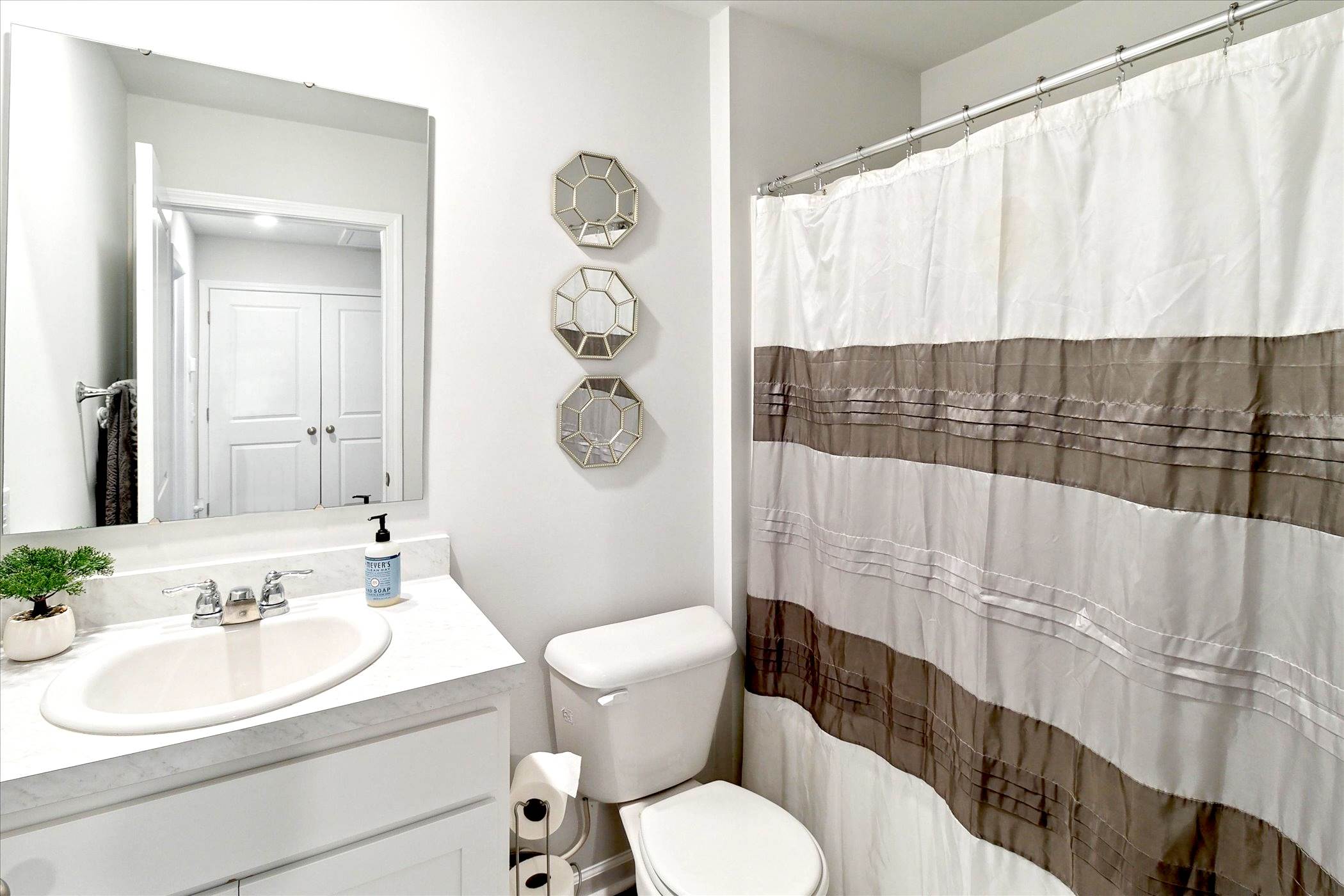 443 Salvia Rd, Bloomingdale, GA 31302