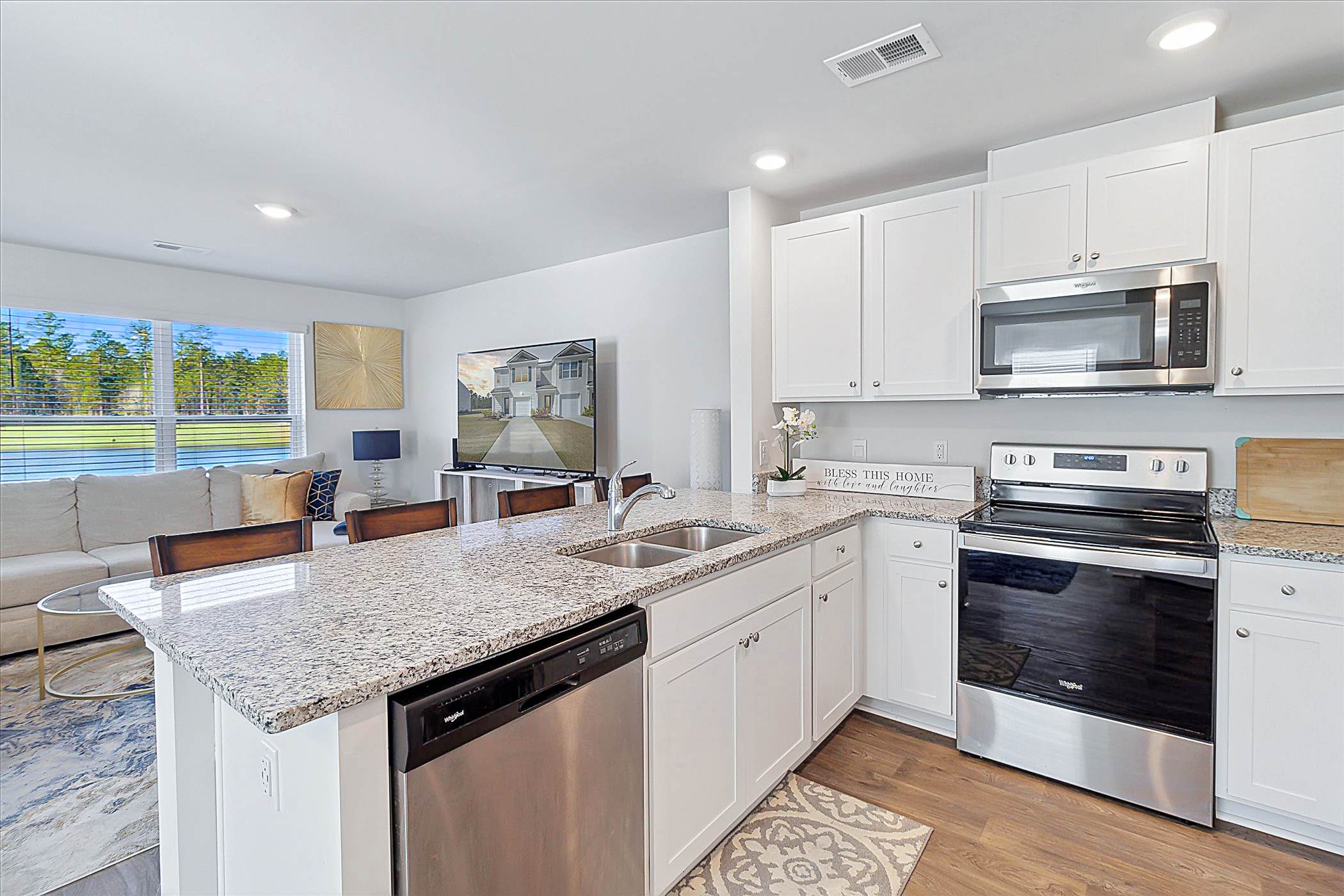 443 Salvia Rd, Bloomingdale, GA 31302