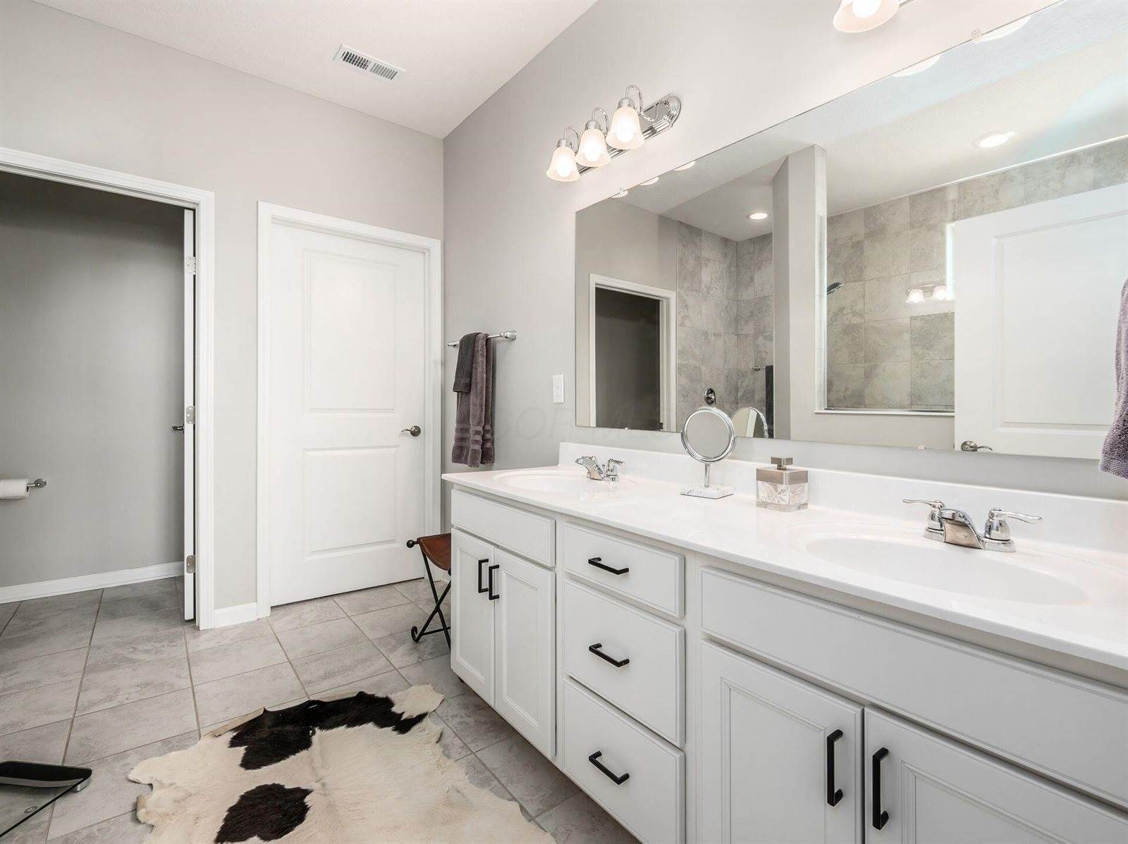 6647 Cat Singer Circle South, Hilliard, OH 43026