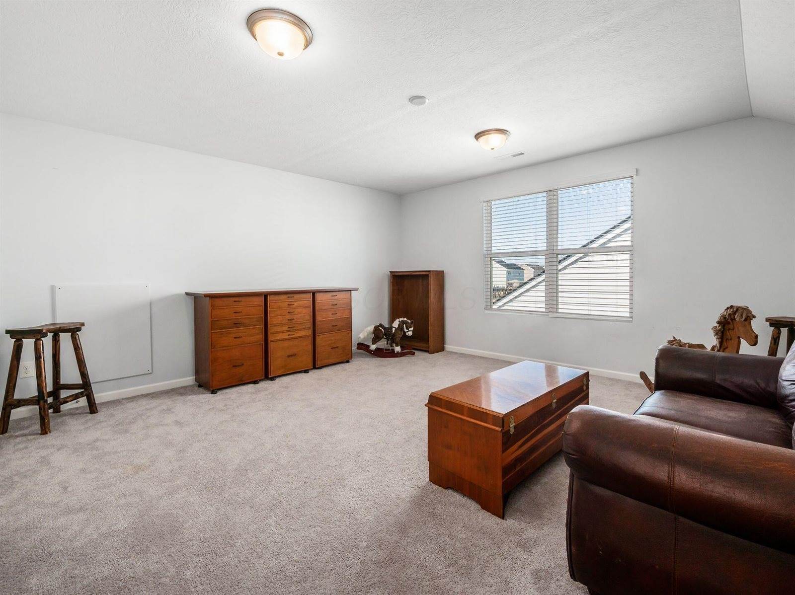 6647 Cat Singer Circle South, Hilliard, OH 43026