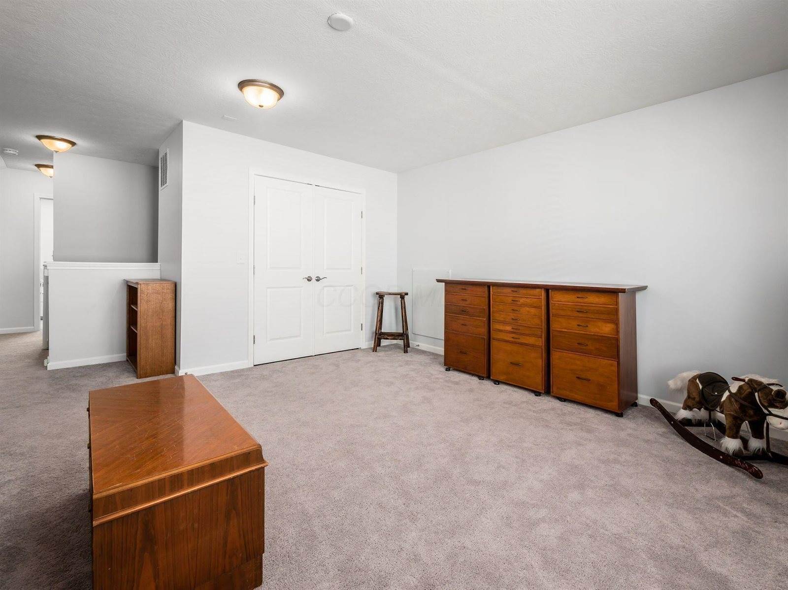 6647 Cat Singer Circle South, Hilliard, OH 43026