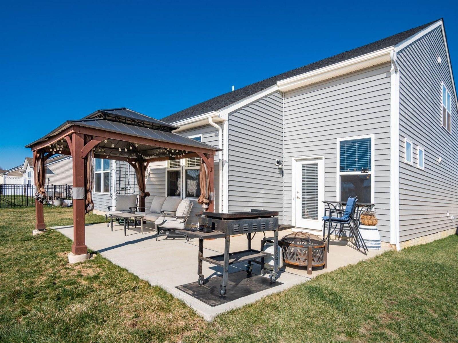 6647 Cat Singer Circle South, Hilliard, OH 43026