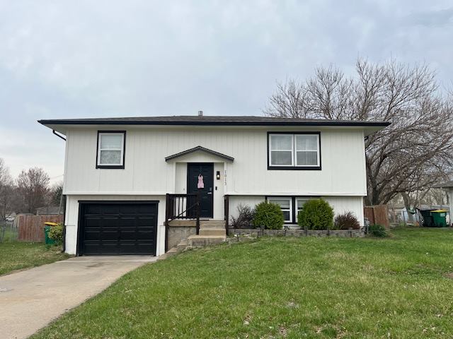 1013 W 4th St, Edgerton, KS 66021